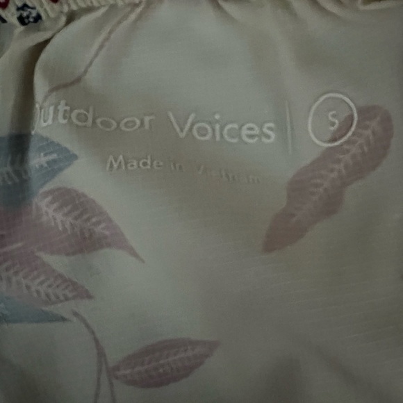 OUTDOOR VOICES Floral Print Women's Athletic Shorts Size Small - Picture 4 of 12